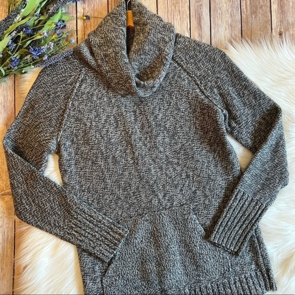 Banana Republic | heathered gray cowl neck sweater front pocket